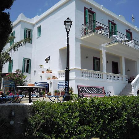 Blue Dolphin Hotel Баци Екстериор снимка