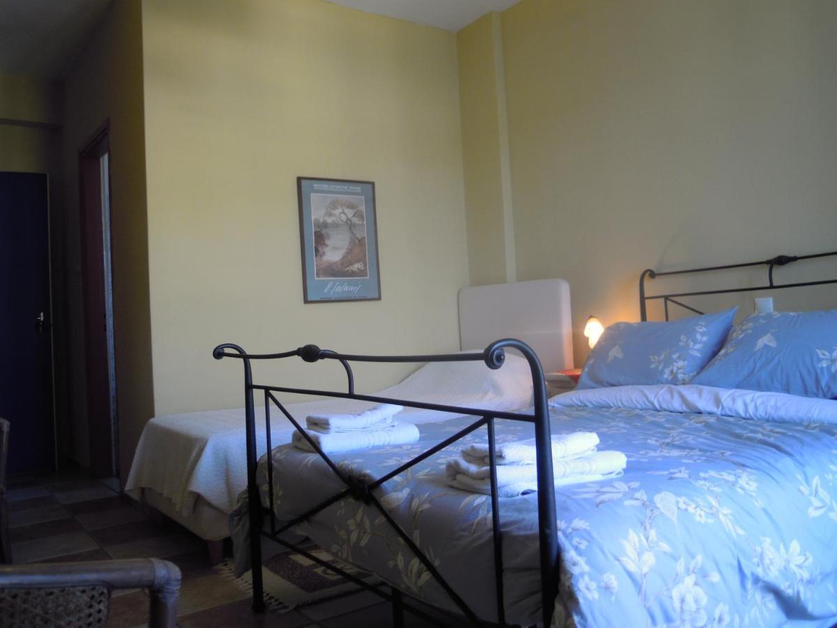 Blue Dolphin Hotel Баци Екстериор снимка