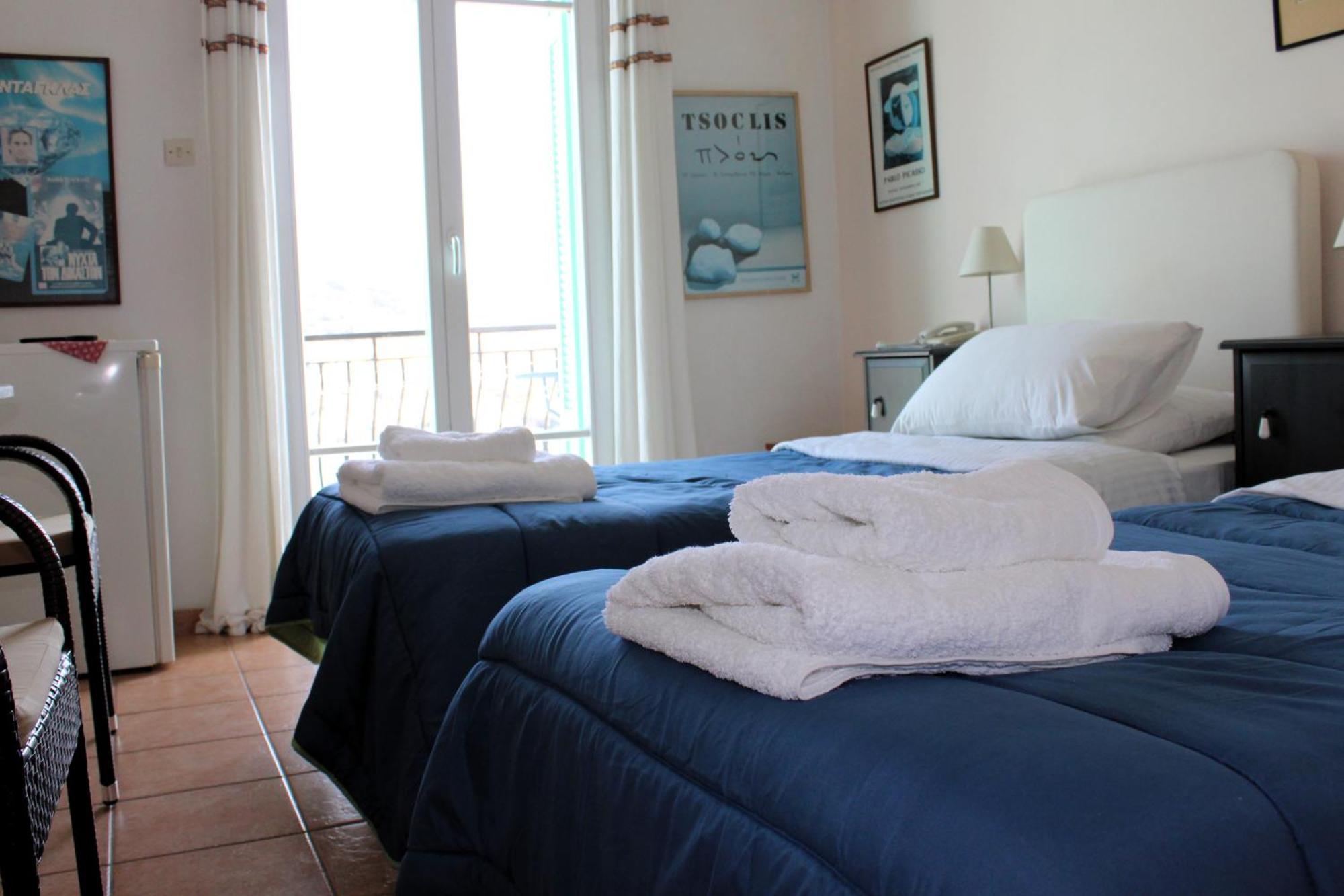 Blue Dolphin Hotel Баци Екстериор снимка