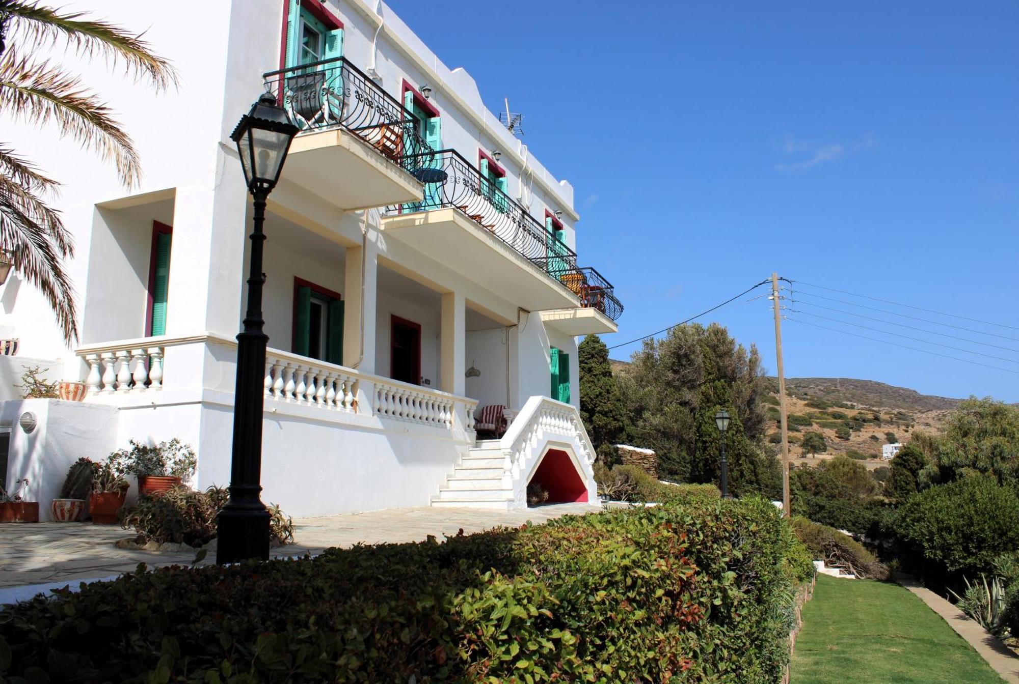 Blue Dolphin Hotel Баци Екстериор снимка